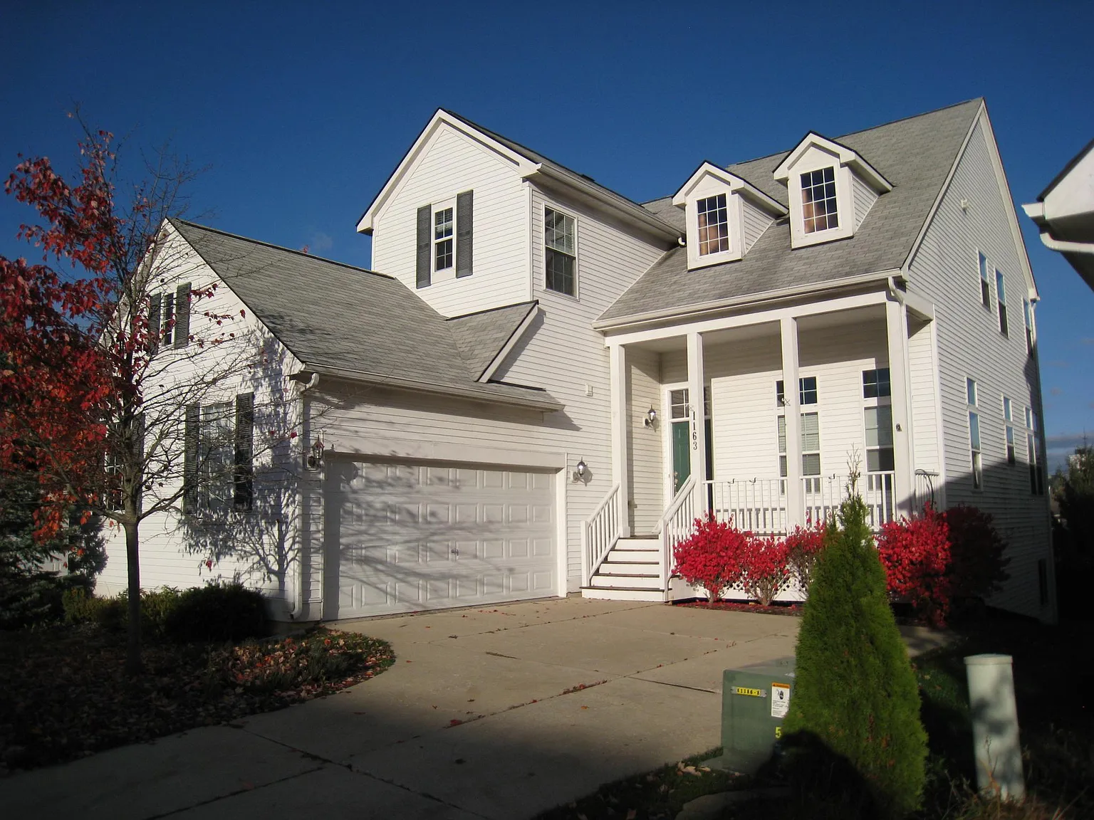 1163 York Ave photo 1