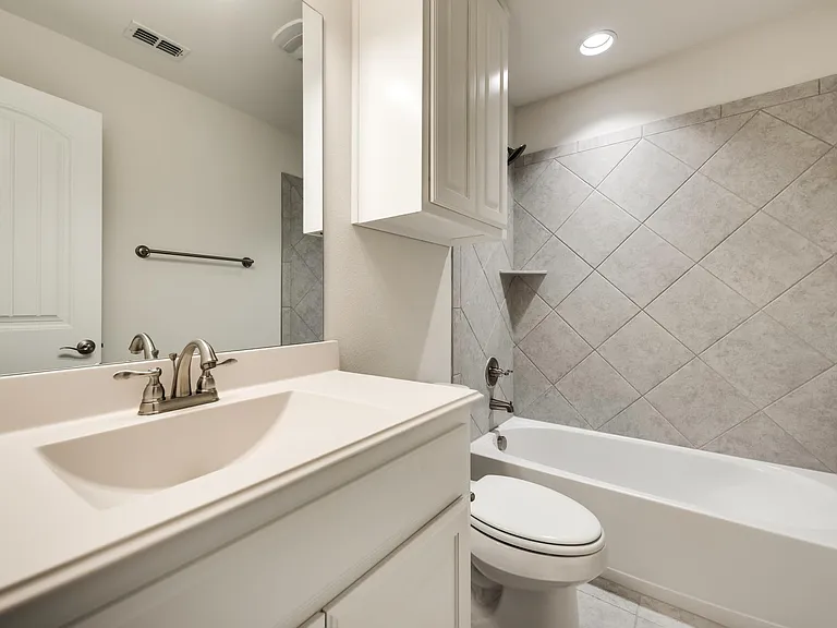 1245 Wiltshire Dr — Photo 4