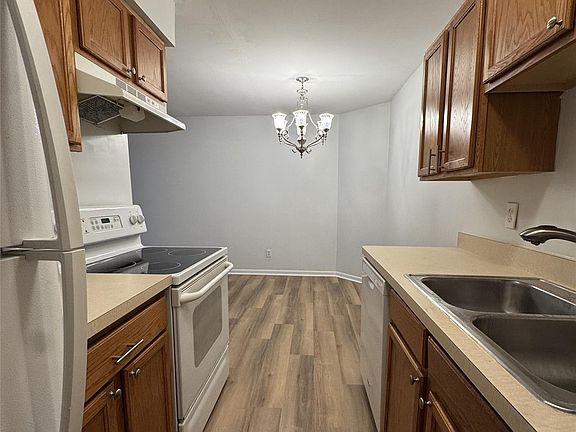 2nd image of 28187 Raleigh Crescent Dr