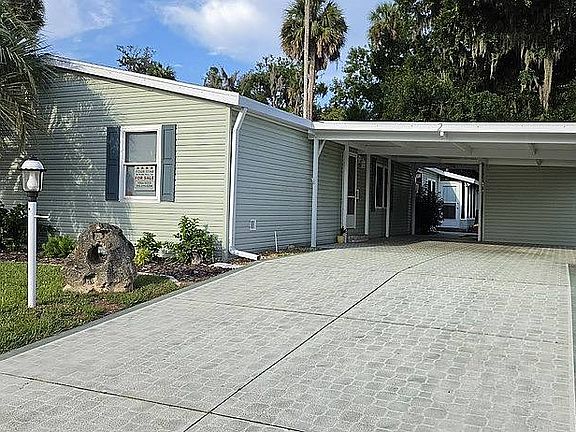 2nd image of 2 Winthrop Ln