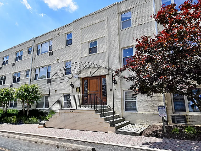 7036 Strathmore St #311 — Photo 7