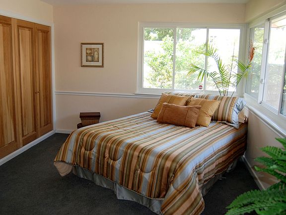 Spacious Bedrooms: Custom Closet Systems