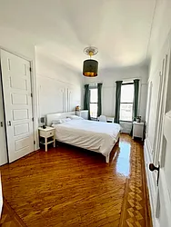 Rented by R New York