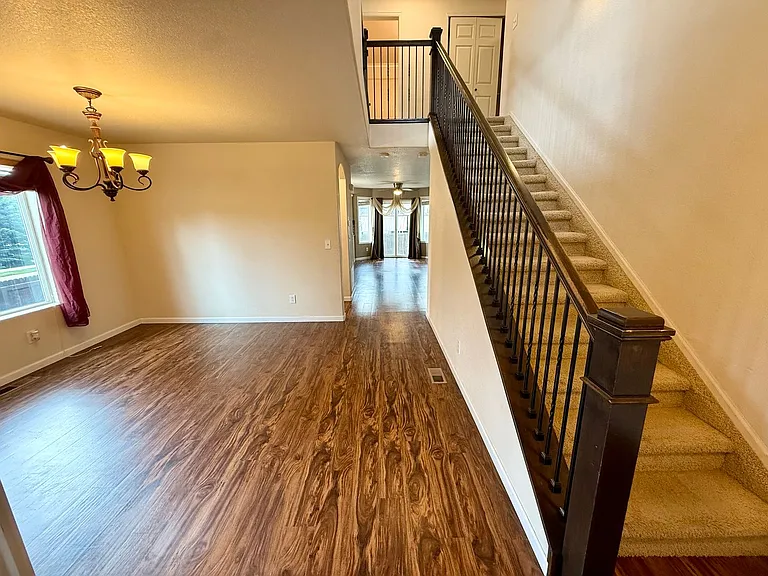 2045 Prairie Hill Dr — Photo 4