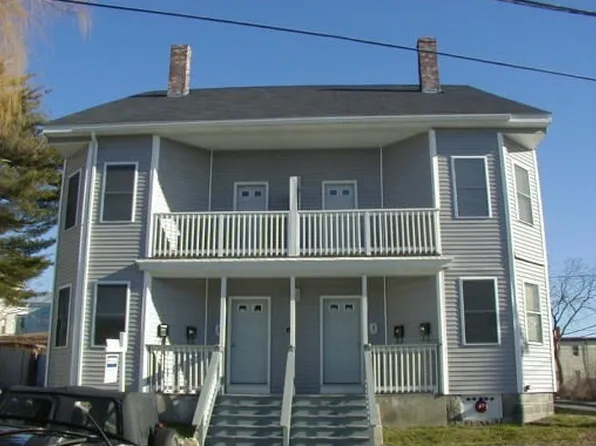 29 Willow St #B, Lawrence, MA 01841