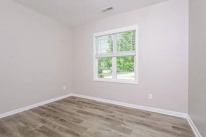 257 E Wilson St — Photo 11