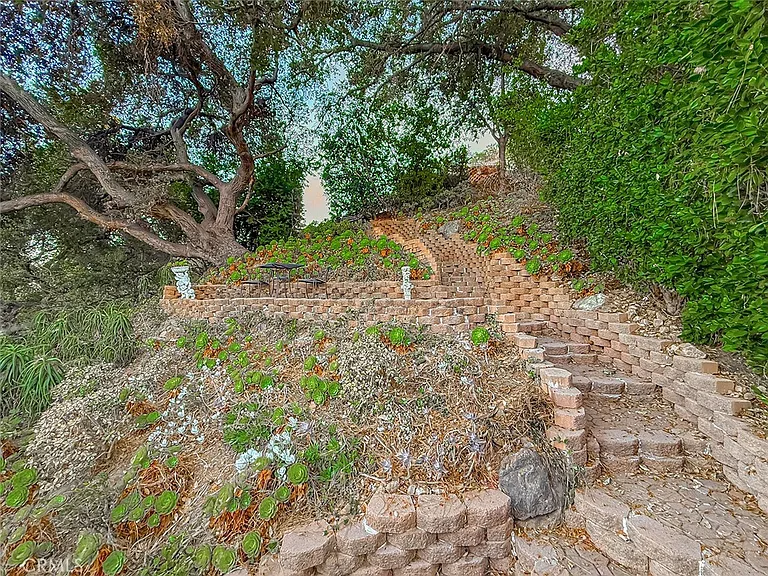 1902 Stonesgate St — Photo 4
