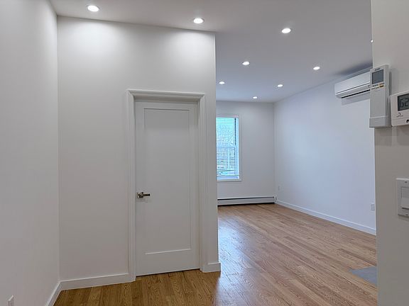 3rd image of 40-18 50th Ave #2