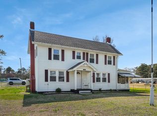 7983 Church St, Chincoteague Island, VA 23336