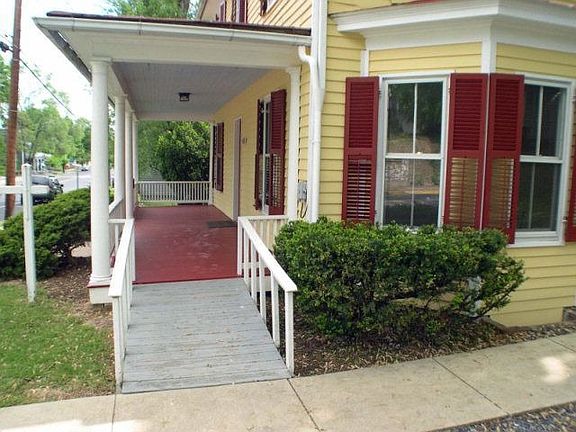 3rd image of 415 S Main St