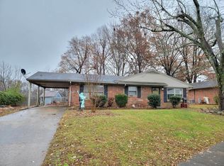 2724 Circle Dr, Utica, KY 42376