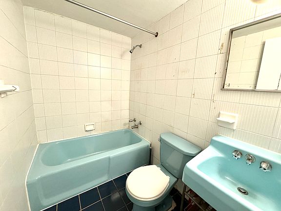 5th image of 354 W 30th St #3A