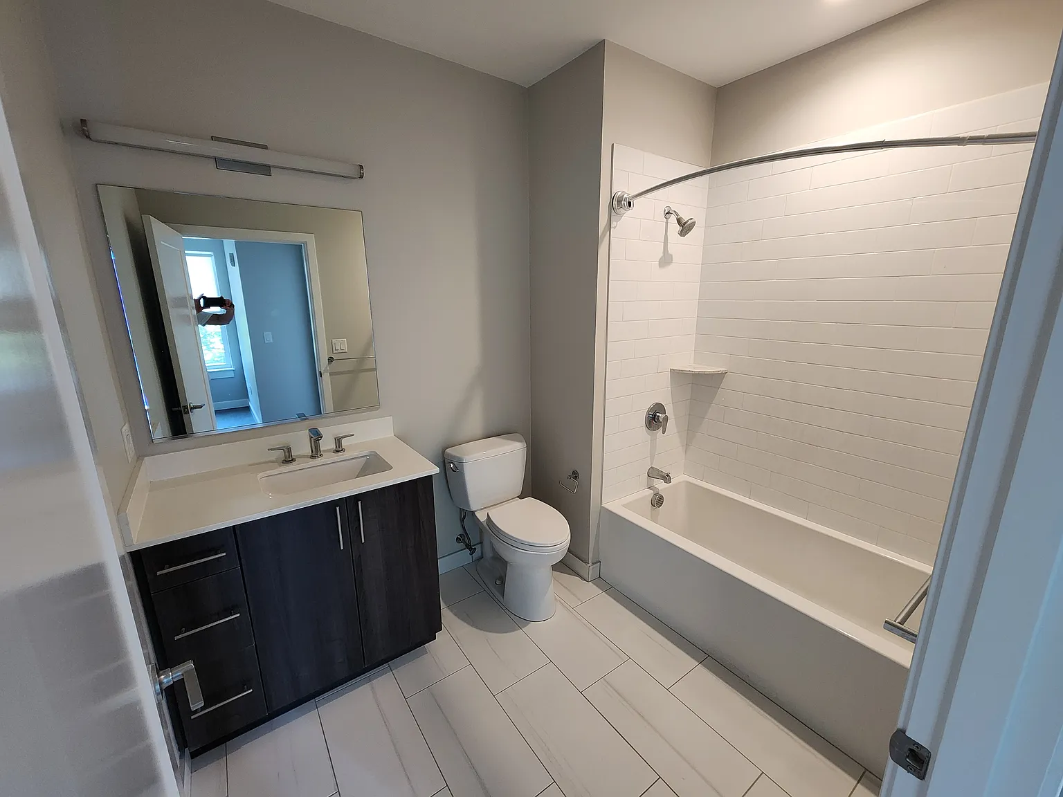 1 bed, 790 sqft, $2,575 — Photo 4