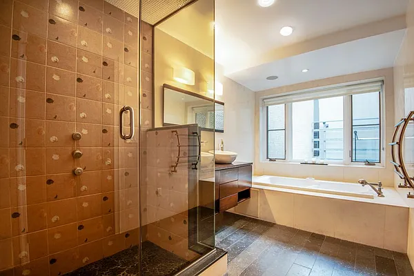 Rented by Julianna Realty Corp | media 32