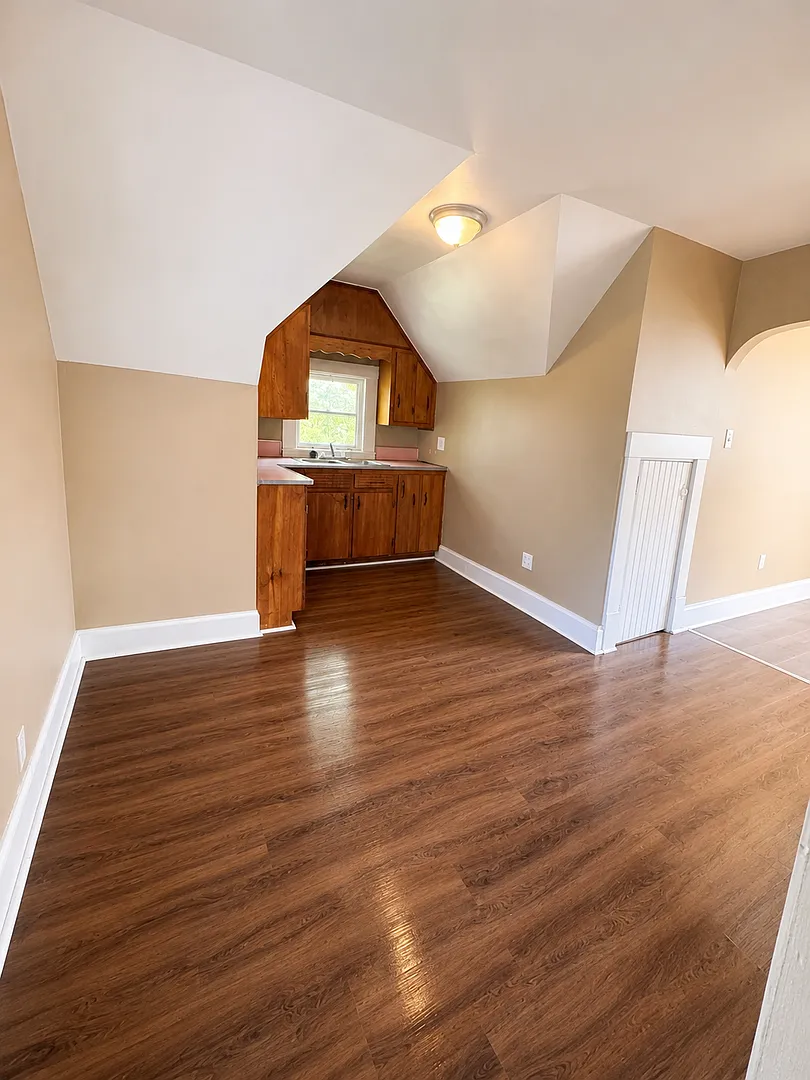 691 S Irvine St #3 — Photo 2
