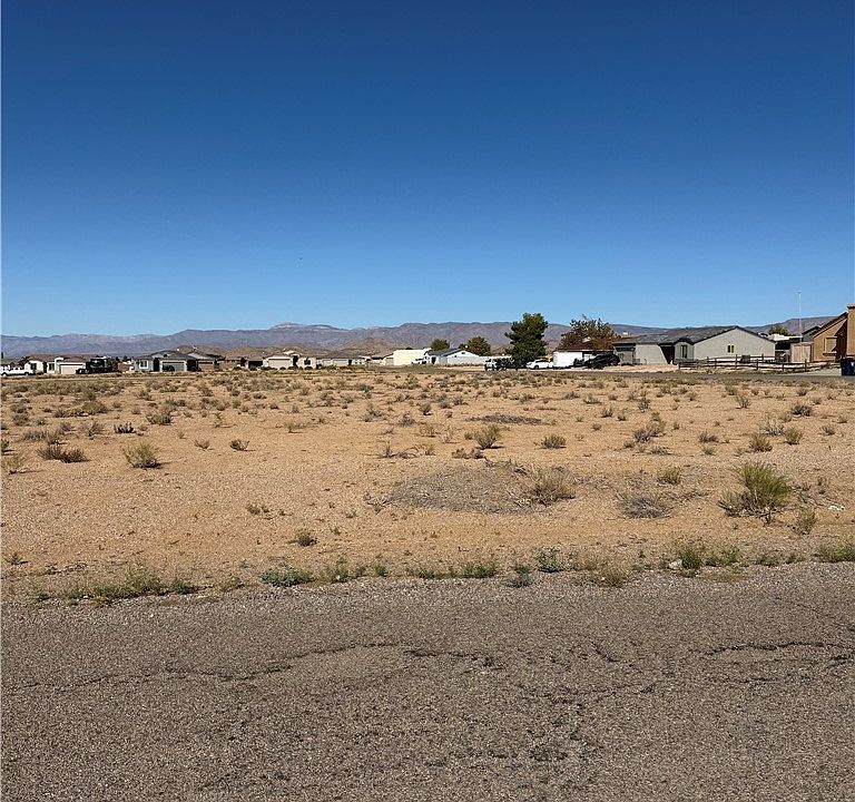 2nd image of 333-13-607 E Silver Spur Drive