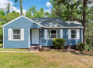 2516 Columbus Cir, Charlotte, NC 28208