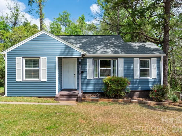 2516 Columbus Cir, Charlotte, NC 28208