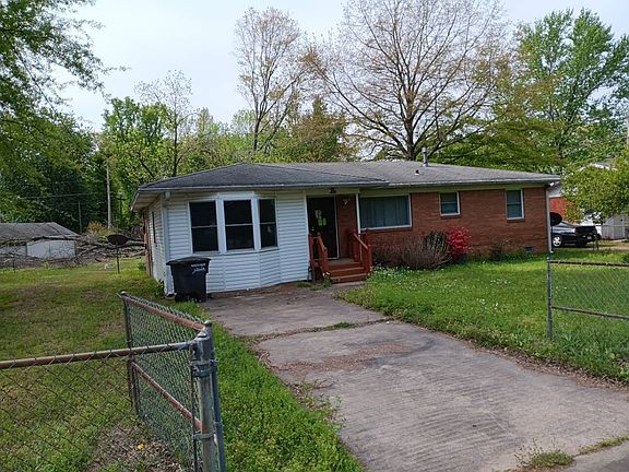 3rd image of 1413 Graham Rd