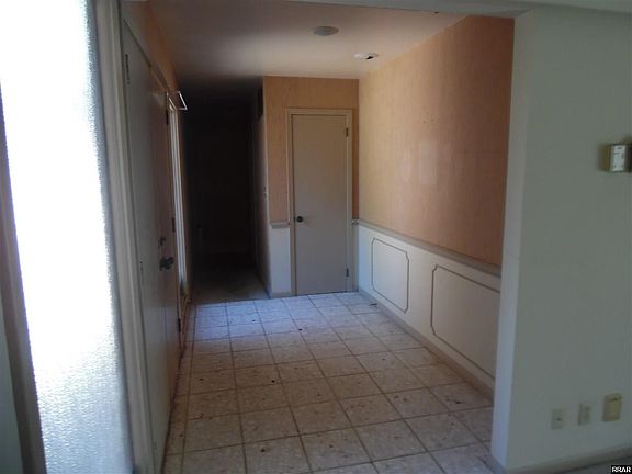 5th image of 1501 Honeysuckle Ln