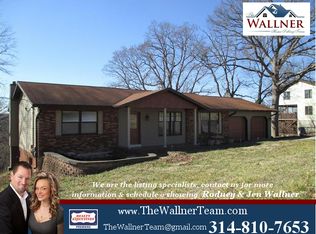 1303 Parkspur Ln, Fenton, MO 63026