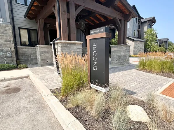 10 Beausoleil Ln #303, The Blue Mountains, ON L9Y 2X5