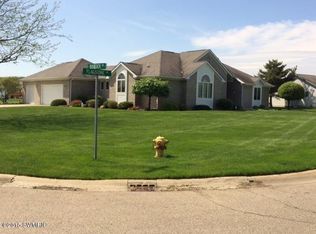 2390 Flagstone Dr, Flushing, MI