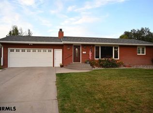 601 Winter Creek Dr, Scottsbluff, NE 69361