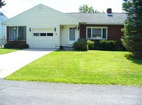 1st image of 10 Ivan Ln