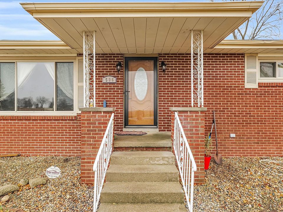 506 W Center St, Bellflower, IL 61724 Zillow