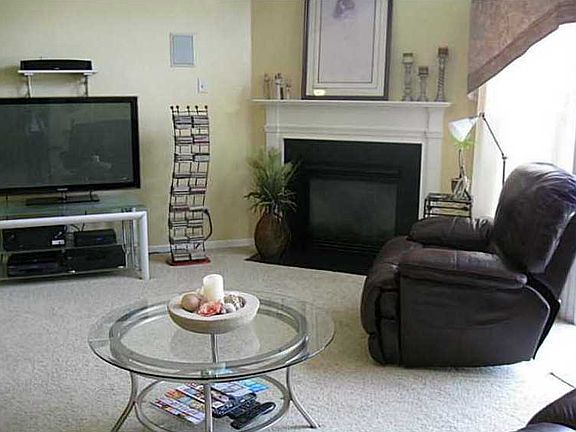 4th image of 221 Unser Ct