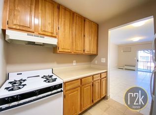 25-23 36th St #2F, Astoria, NY 11103