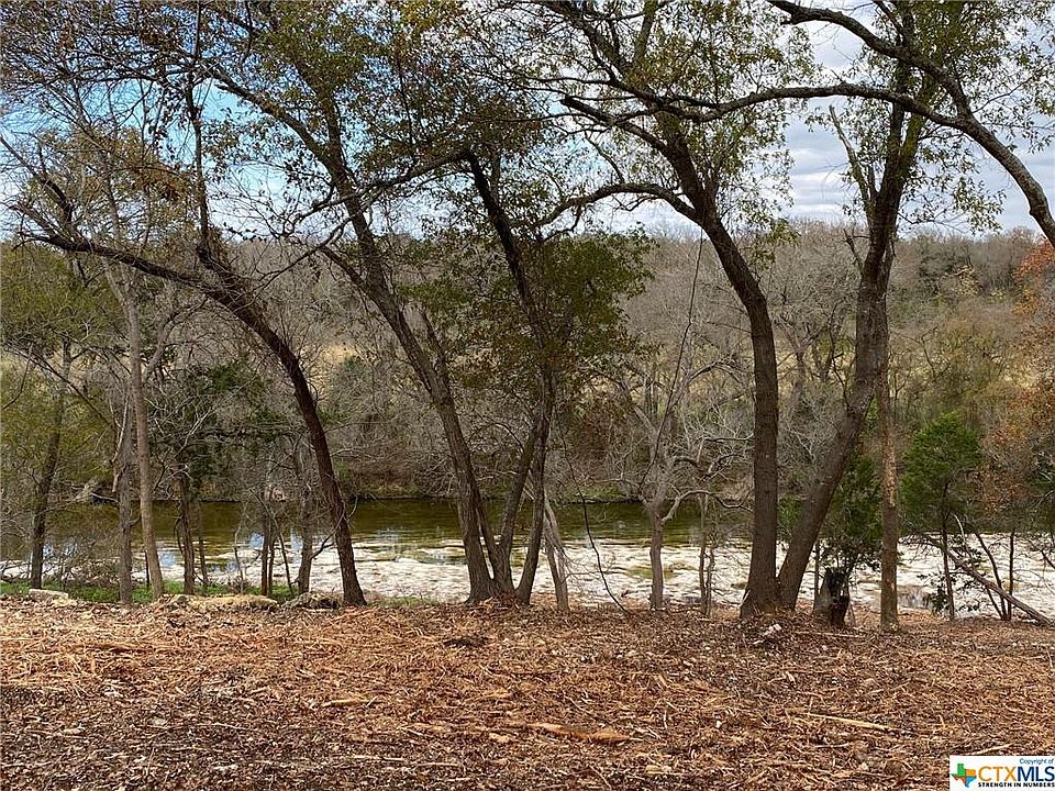 1st image of 653 Creekside Dr