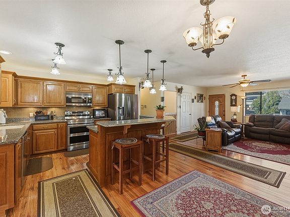 5th image of 1140 SE Colonial Drive