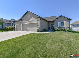 6309 Nashway Cir, Lincoln, NE 68516