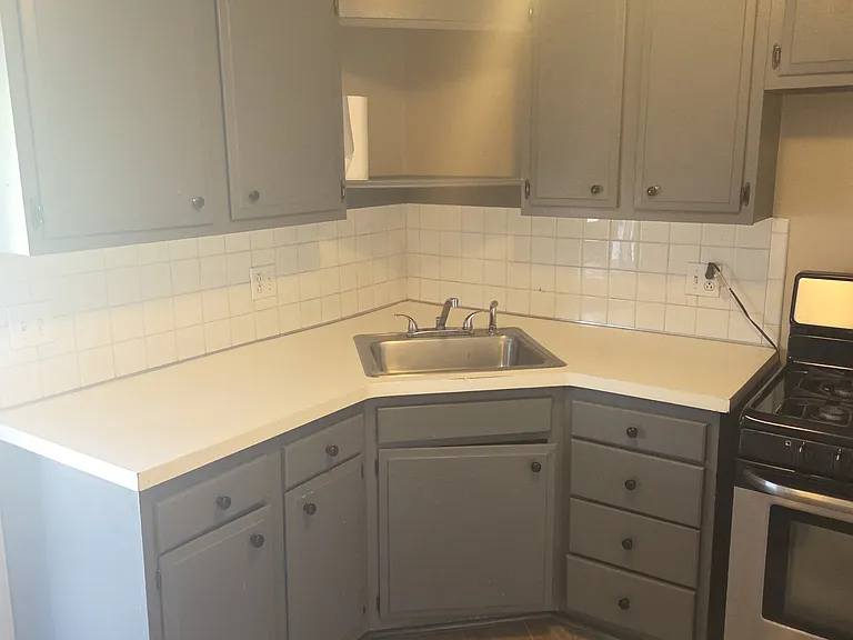 245 Greenmeadow Dr #245 — Photo 4