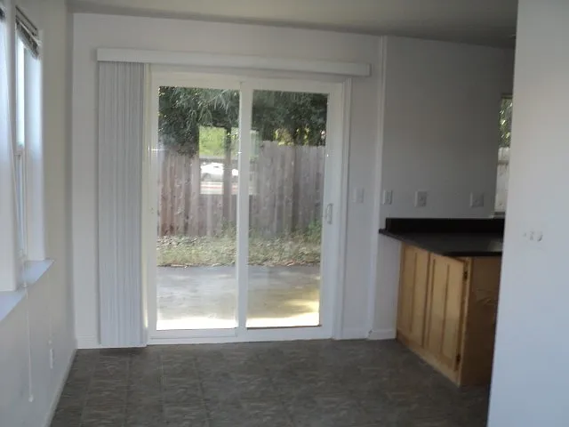 521 Vance Lake Ln — Photo 4