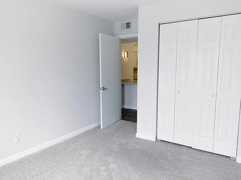 Chase Cove Apartments — Photo 153
