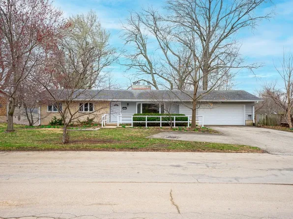 1407 Bolkinwood Dr, Freeport, IL 61032