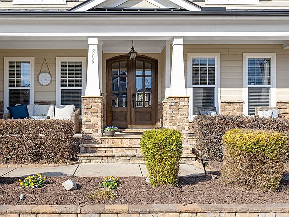 4th image of 209 Ashdown Forest Ln