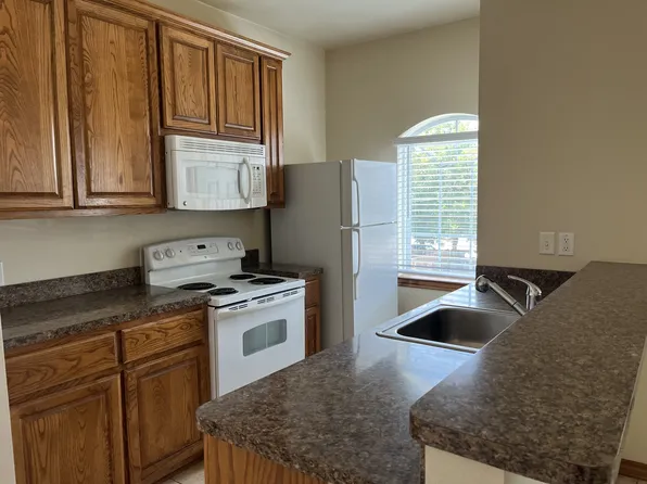 1708 Monroe St APT 204, Commerce, TX 75428