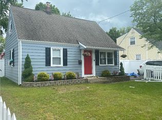 20 Rockridge Rd, Wanaque, NJ 07420