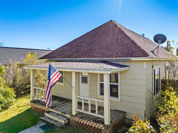 210 3rd Ave N, Stanford, MT 59479