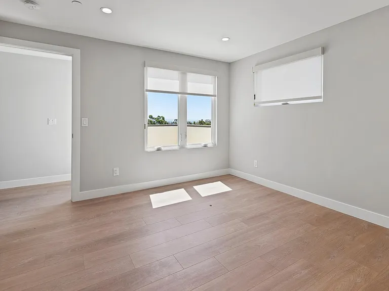 761 Cerro Gordo Ave — Photo 13