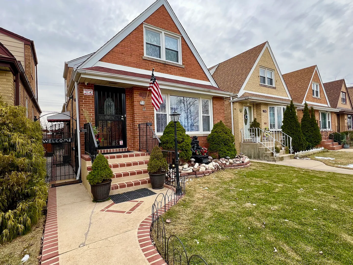7343 W Belmont Ave photo 1