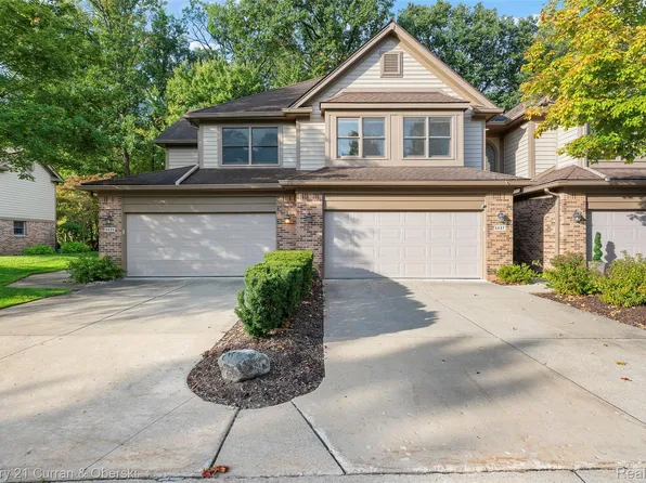 5237 Royal Vale Ln, Dearborn, MI 48126