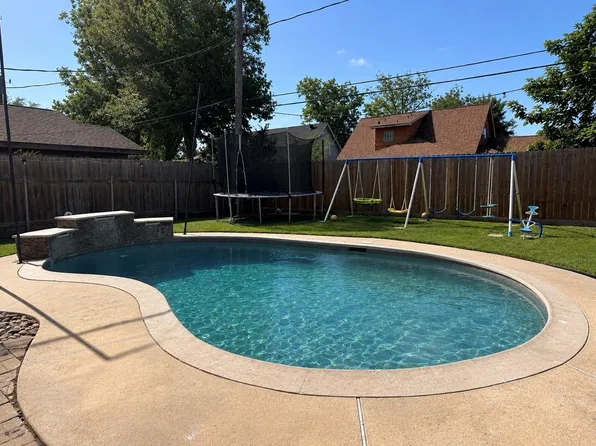1608 Parkside Dr, Pasadena, TX 77502