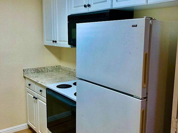 4th image of 4112 Utah St #B