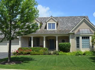 755 S Camelot Ct, Lake Forest, IL 60045