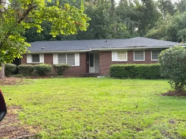 2105 Azalea Dr, Valdosta, GA 31602